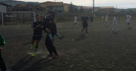 ROVESCIATA, L'ESSENZA DEL CALCIO! IL GOL DA URLO DI CASERTA STENDE L'ACI BONACCORSI!